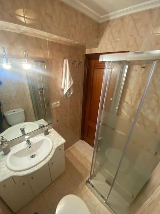 Completo Piso En Santander A 5 Minutos Del Centro Appartement Buitenkant foto